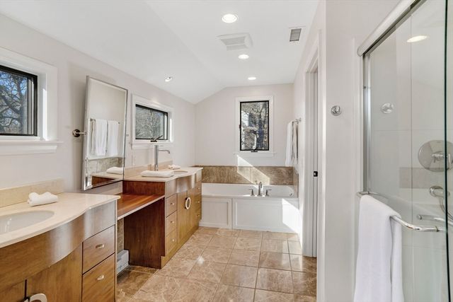 3 Hidden Cove Rd, Oak Bluffs, MA 02557