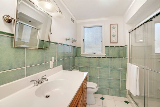 3 Hidden Cove Rd, Oak Bluffs, MA 02557