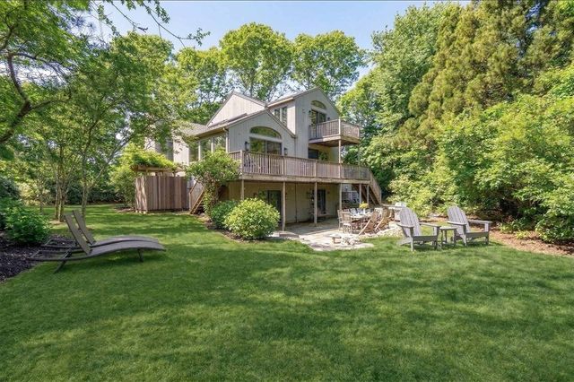 3 Hidden Cove Rd, Oak Bluffs, MA 02557