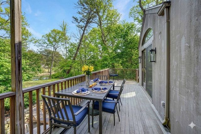3 Hidden Cove Rd, Oak Bluffs, MA 02557