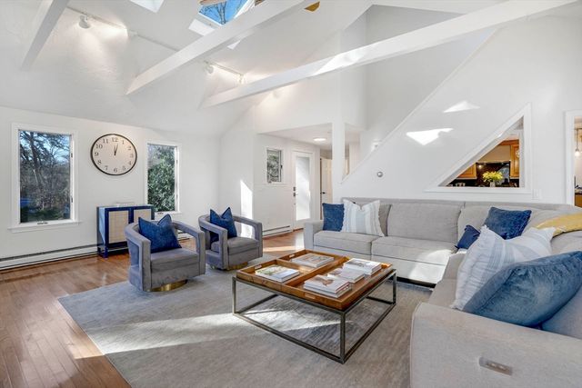 3 Hidden Cove Rd, Oak Bluffs, MA 02557