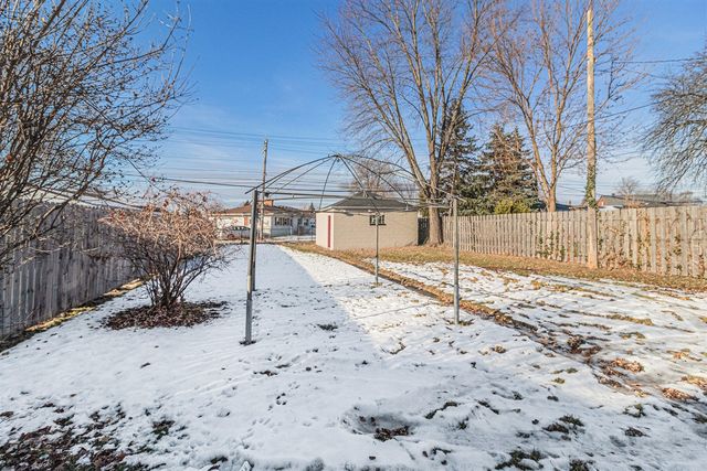 23135 Melrose Avenue, Eastpointe, MI 48021