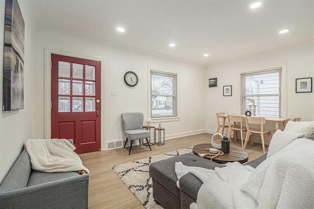 23135 Melrose Avenue, Eastpointe, MI 48021