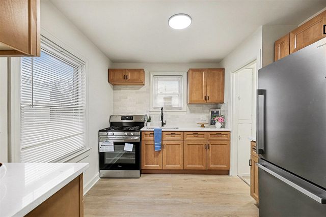 23135 Melrose Avenue, Eastpointe, MI 48021