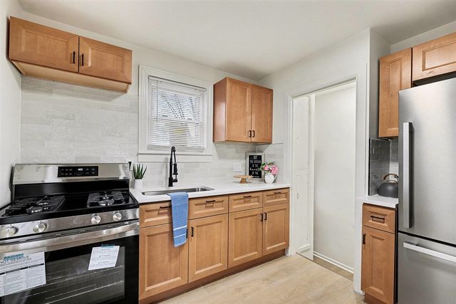 23135 Melrose Avenue, Eastpointe, MI 48021