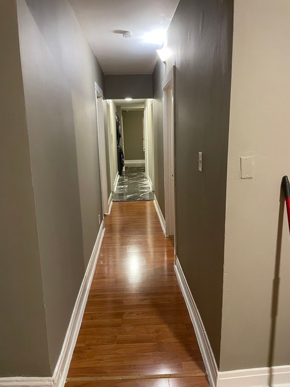 Image 13 of property listing at 2044 W Birchwood Avenue, Chicago, IL 60645