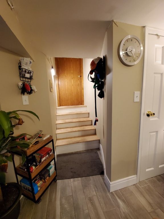 Image 34 of property listing at 2044 W Birchwood Avenue, Chicago, IL 60645