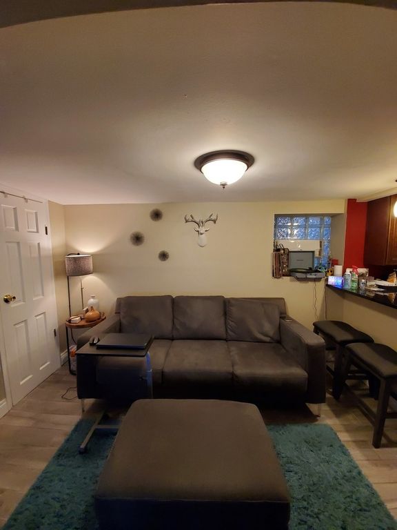 Image 39 of property listing at 2044 W Birchwood Avenue, Chicago, IL 60645