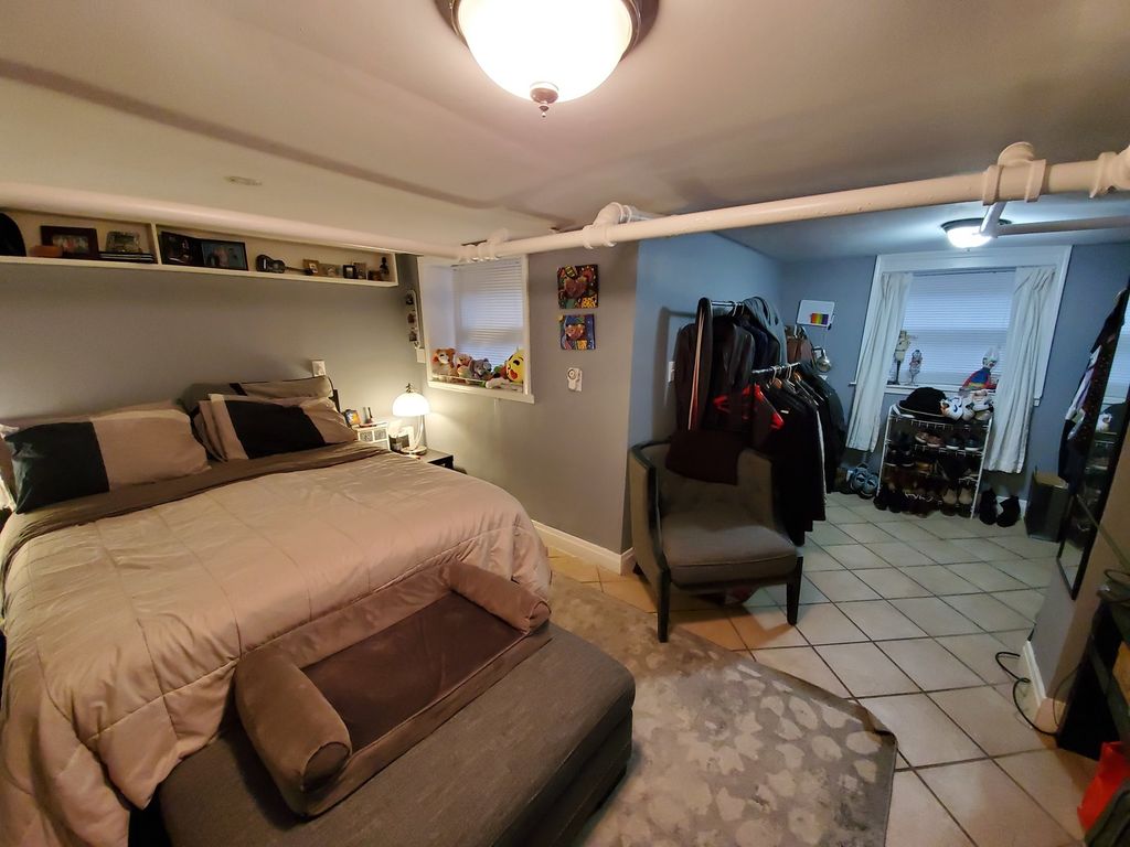 Image 40 of property listing at 2044 W Birchwood Avenue, Chicago, IL 60645