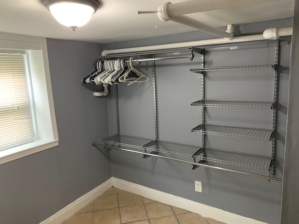 Image 41 of property listing at 2044 W Birchwood Avenue, Chicago, IL 60645