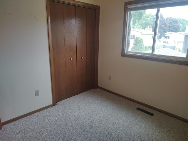 1404 City View Court NE, Rochester, MN 55906