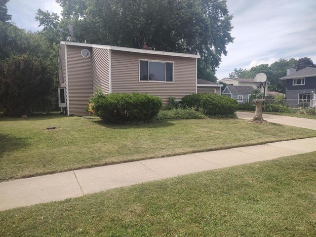 1404 City View Court NE, Rochester, MN 55906