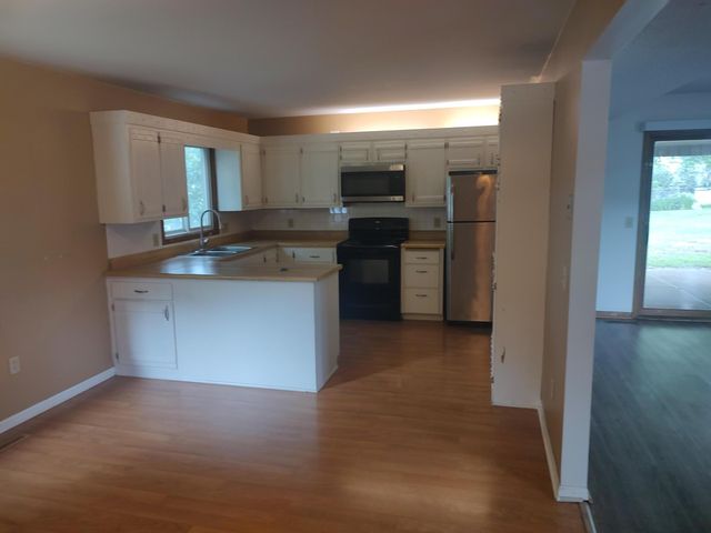 1404 City View Court NE, Rochester, MN 55906
