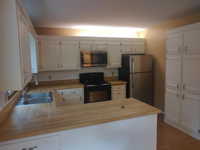 1404 City View Court NE, Rochester, MN 55906