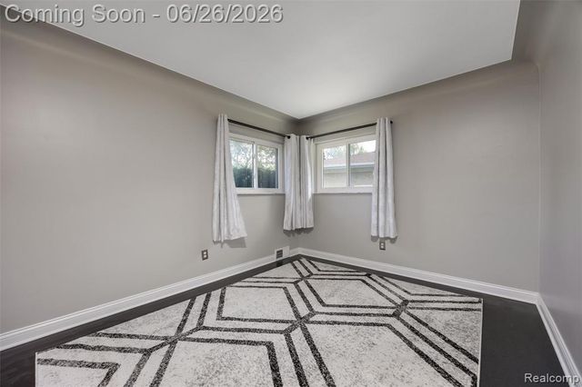 174 Pleasant Lake Drive, Waterford, MI 48327