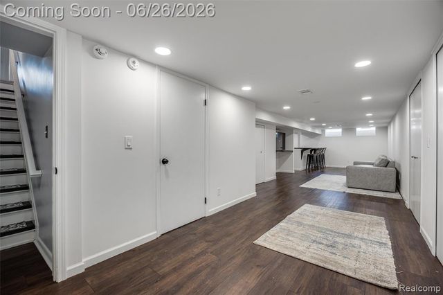 174 Pleasant Lake Drive, Waterford, MI 48327