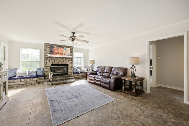 626 Epps Road, Palmer, TX 75152