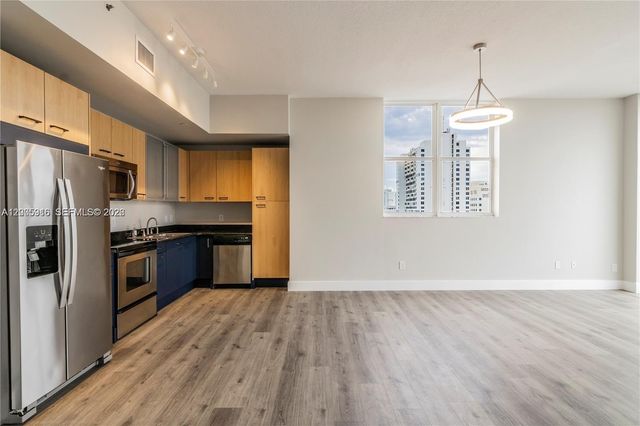 1350 NW 8th Ct A1-7, Miami, FL 33136