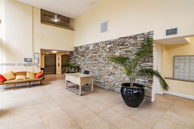 1350 NW 8th Ct A1-7, Miami, FL 33136