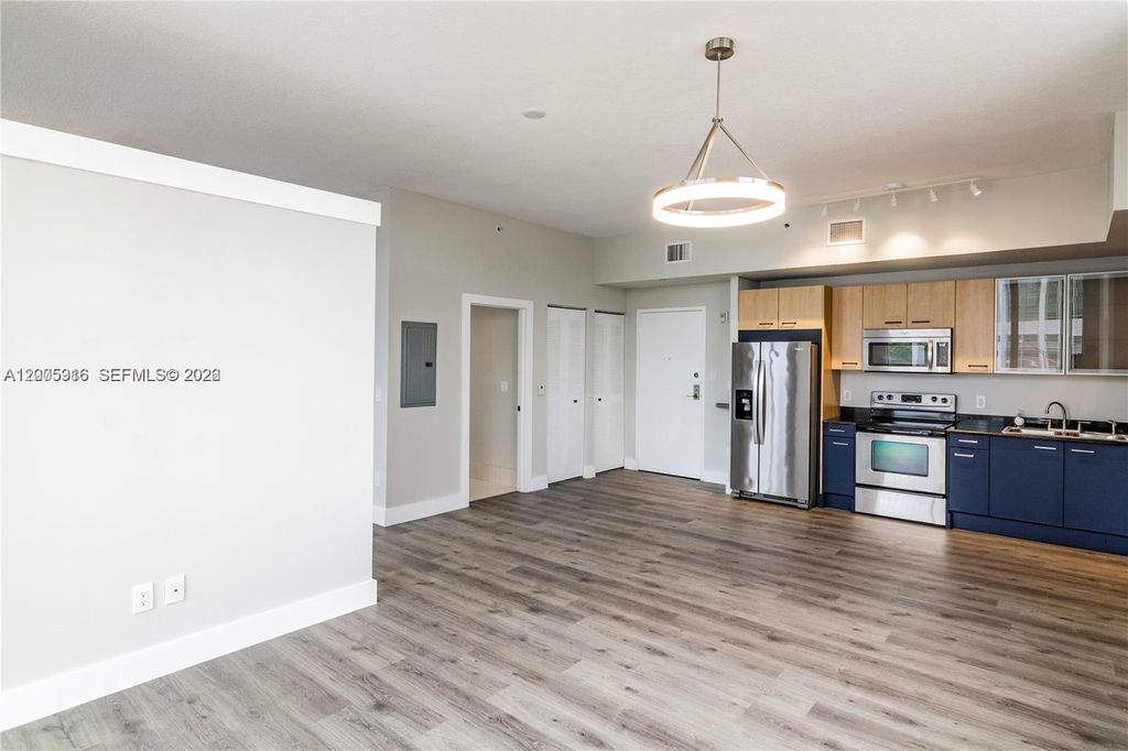 1350 NW 8th Ct A1-7, Miami, FL 33136