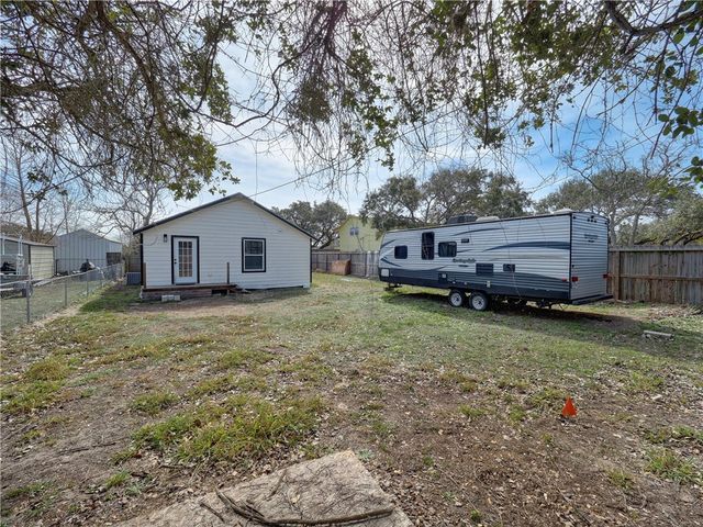 648 S 9th, Aransas Pass, TX 78336