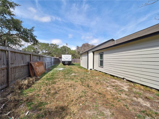 648 S 9th, Aransas Pass, TX 78336