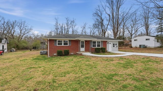 420 Oakwood Rd, Tullahoma, TN 37388