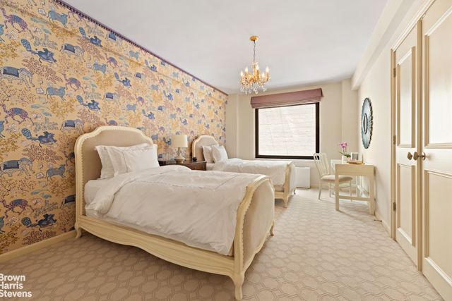 880 5th Ave Apt 5H, New York City, NY 10021