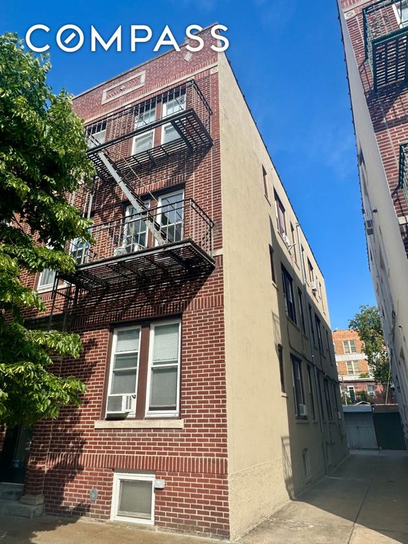 31-29 47th Street, New York City, NY 11103