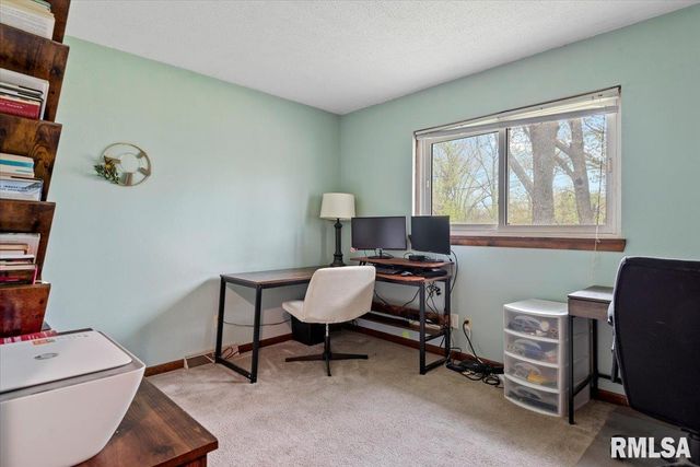 529 WOODLAND Drive, Chatham, IL 62629