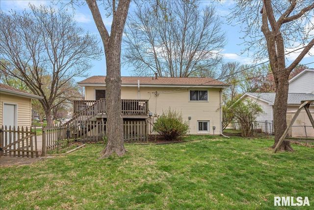 529 WOODLAND Drive, Chatham, IL 62629