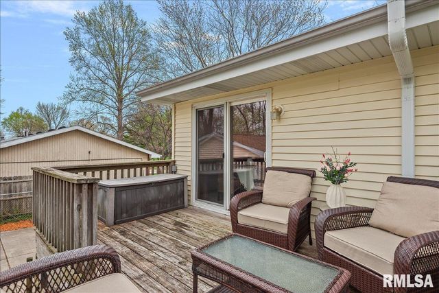 529 WOODLAND Drive, Chatham, IL 62629