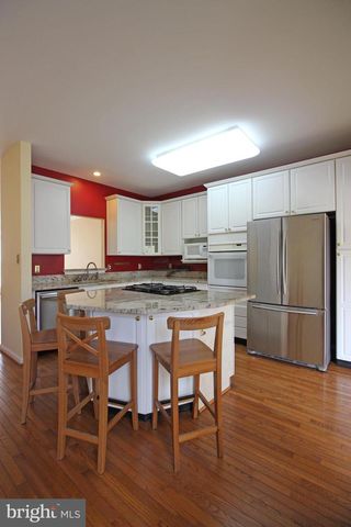 11799 VALLEY RIDGE CIR, Fairfax, VA 22033