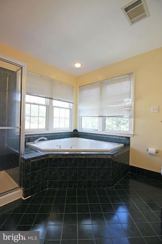 11799 VALLEY RIDGE CIR, Fairfax, VA 22033
