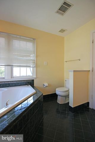 11799 VALLEY RIDGE CIR, Fairfax, VA 22033