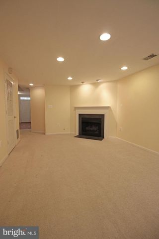 11799 VALLEY RIDGE CIR, Fairfax, VA 22033