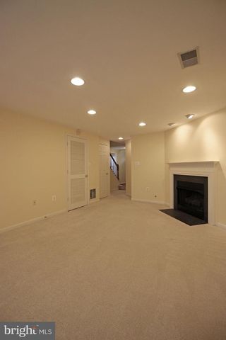 11799 VALLEY RIDGE CIR, Fairfax, VA 22033