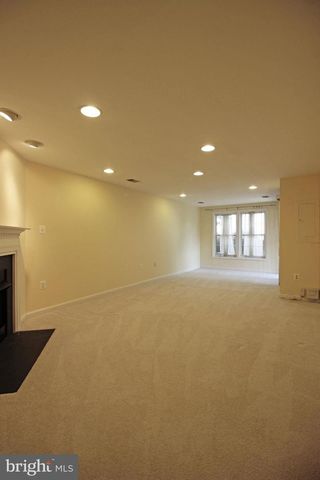 11799 VALLEY RIDGE CIR, Fairfax, VA 22033