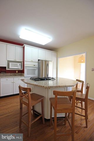 11799 VALLEY RIDGE CIR, Fairfax, VA 22033