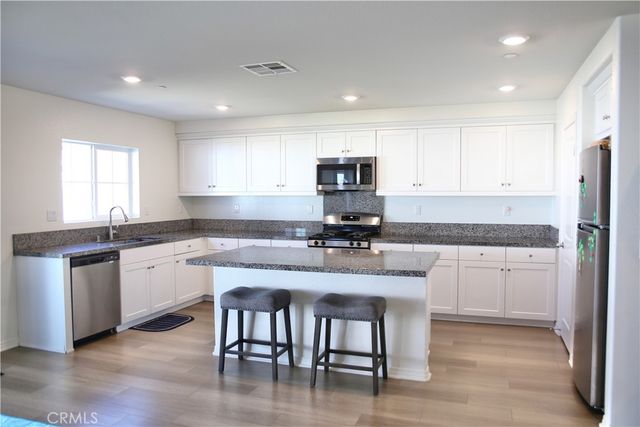 1948 Earp, Hemet, CA 92545