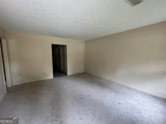 1047 Chestnut Oak Court NE, Conyers, GA 30012