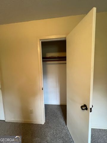1047 Chestnut Oak Court NE, Conyers, GA 30012