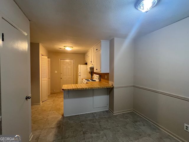 1047 Chestnut Oak Court NE, Conyers, GA 30012