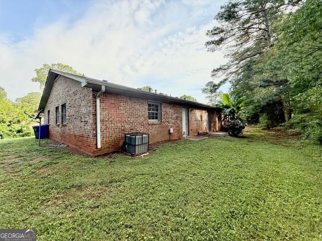 1047 Chestnut Oak Court NE, Conyers, GA 30012