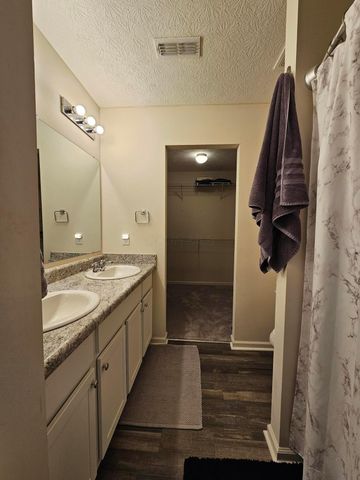 30 Waterman Avenue, Commercial Point, OH 43116
