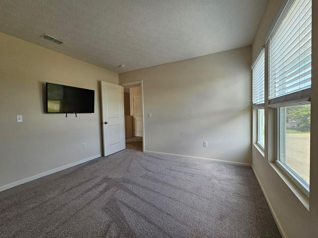 30 Waterman Avenue, Commercial Point, OH 43116