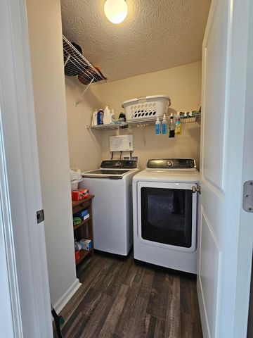 30 Waterman Avenue, Commercial Point, OH 43116