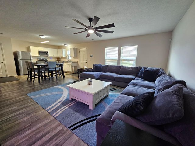 30 Waterman Avenue, Commercial Point, OH 43116