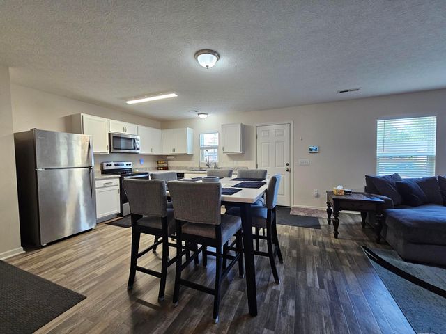 30 Waterman Avenue, Commercial Point, OH 43116