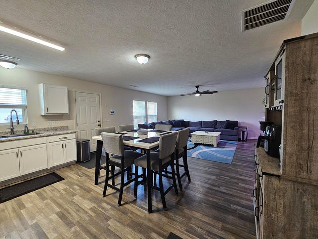 30 Waterman Avenue, Commercial Point, OH 43116